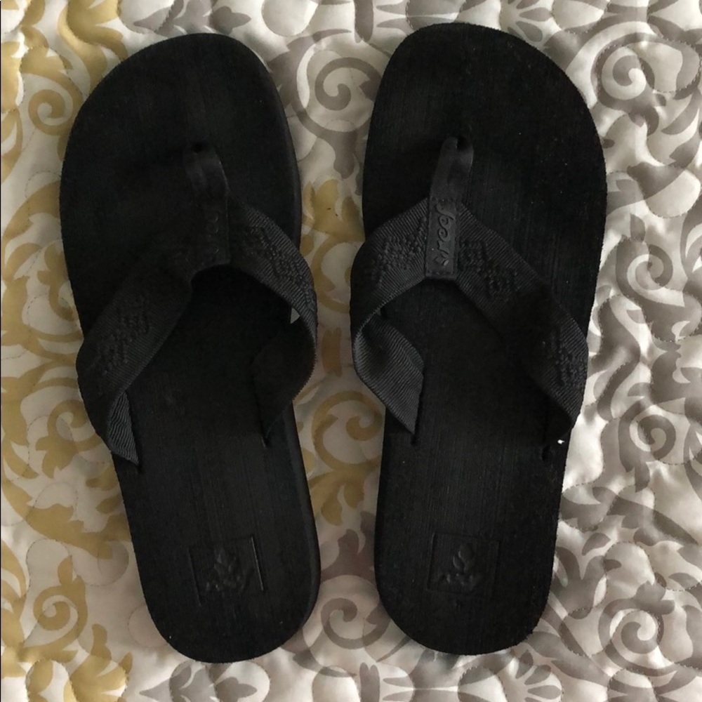 Reef black sandals